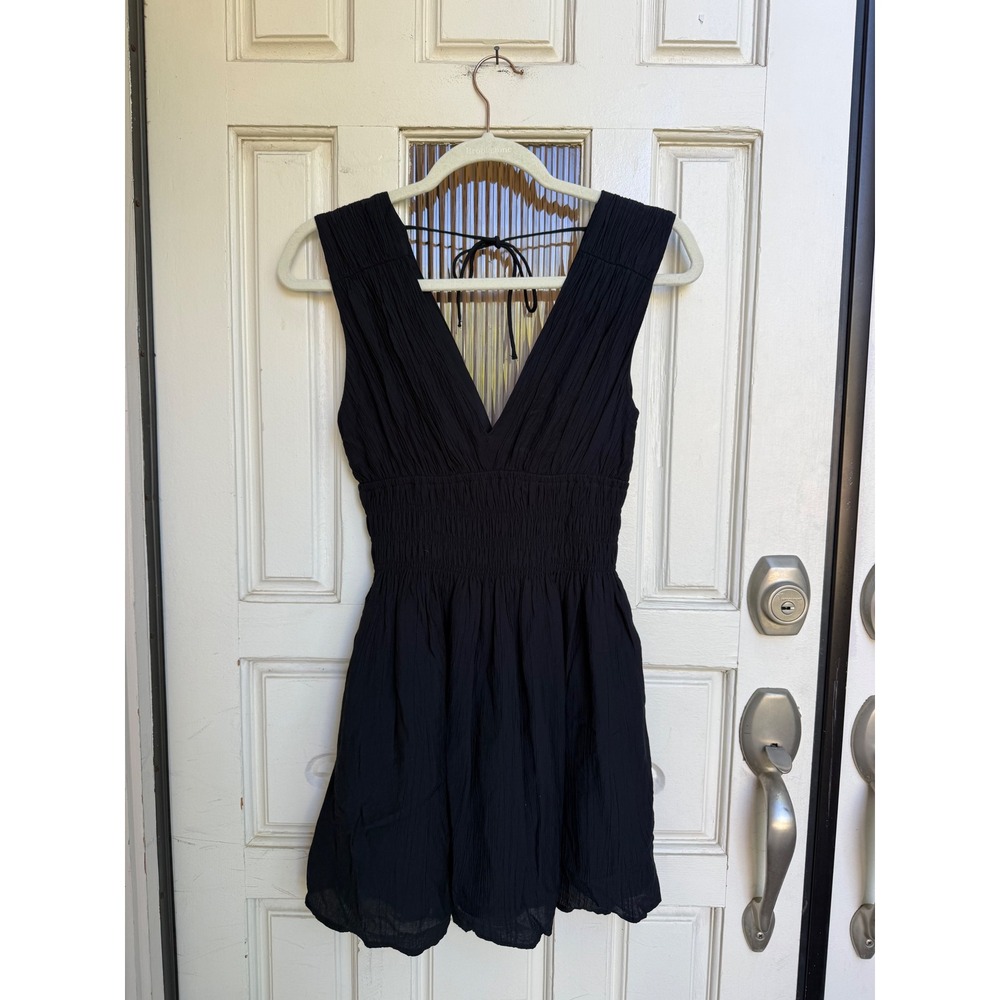 Abercrombie & Fitch Black Crinkle V-Neck Smocked Mini Dress Size XSP Sleeveless